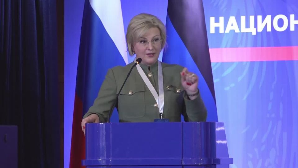 «Нам чрезвычайно важно, воспевая героизм наших солдат как в годы Великой Отечественной войны, так и сегодня, проводя эту параллель, героизировать поступки и мотивировать нашу молодежь на смелые, мужественные шаги», — считает...