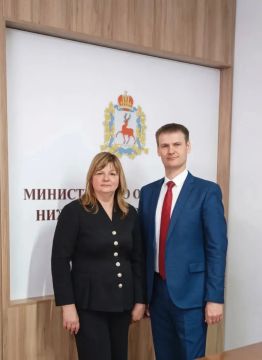 Министр образования Нижегородской области, Михаил Пучков, провел рабочую встречу с первым заместителем министра образования и науки Донецкой Народной Республики, Любовью Волковой