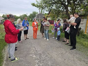 Продолжаются сходы с жителями Ленинского района города Донецка