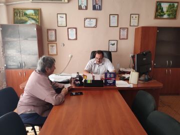 Сегодня, 28 мая 2026 года, заместитель руководителя Управы Кировского внутригородского района Администрации городского округа Донецк ДНР Александр Дёмин провел личный прием граждан