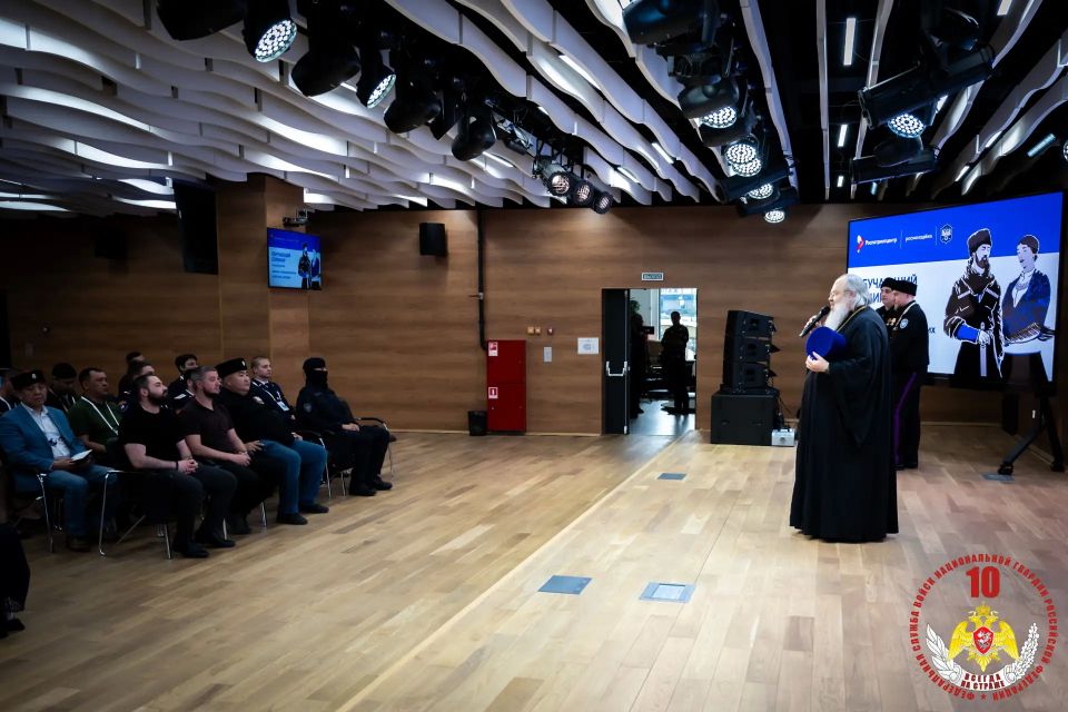 Сотрудники СОБР «Восток-Донецк» Главного управления Росгвардии по ДНР стали почётными гостями регионального казачьего семинара