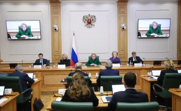 Константин Кузьмин: В Совете Федерации состоялось совещание, посвященное деятельности Совета по демографии и семейной политике