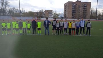 28 мая, в г. Донецке, прошел товарищеский матч по футболу между командой нашей школы "Кировец" и командой "Авангард" (Петровский район)