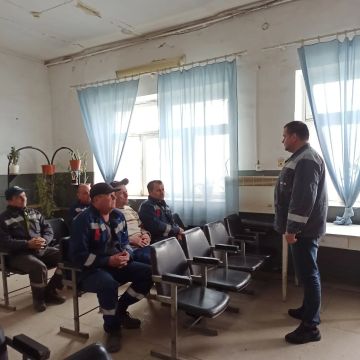 Встреча с трудовым коллективом "Комсомольского рудоуправления": диалог о развитии города и безопасности
