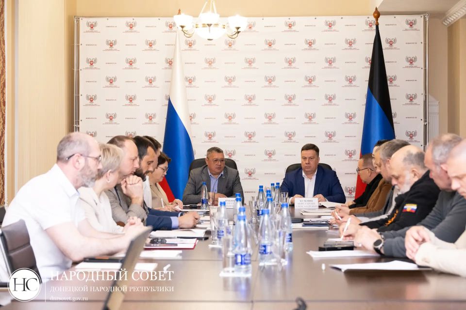 Константин Кузьмин: Донецкую Народную Республику посетила делегация Ямала!