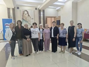 В МБОУ ДОД «ЦДЮТ Ленинского района г. Донецка» в рамках партийного проекта «Единой России»-«Дети Донбасса», открылась выставка, демонстрирующая творческие достижения юных дарований