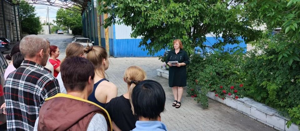 Сегодня, 2 июня 2026 года, в рамках проектов «Управдом» и "Школа ЖКХ", заместитель руководителя Управы Людмила Аринович провела встречу с жителями