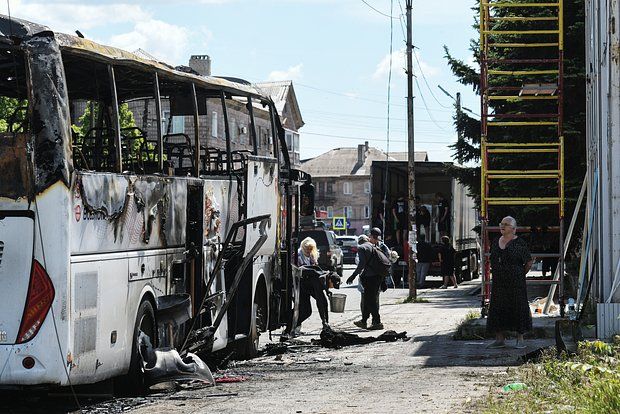 Число пострадавших от атаки ВСУ на автобус в ДНР увеличилось до 12