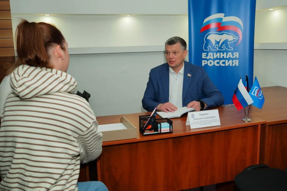 Социальные, жилищные и правовые вопросы: депутаты Народного Совета провели приемы граждан в Донецке
