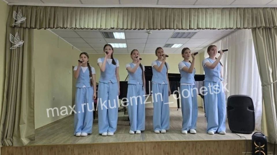 В концертных залах детских школ искусств и музыкальных школ нашего города, а также в Художественной школе прозвучали последние аккорды учебного года
