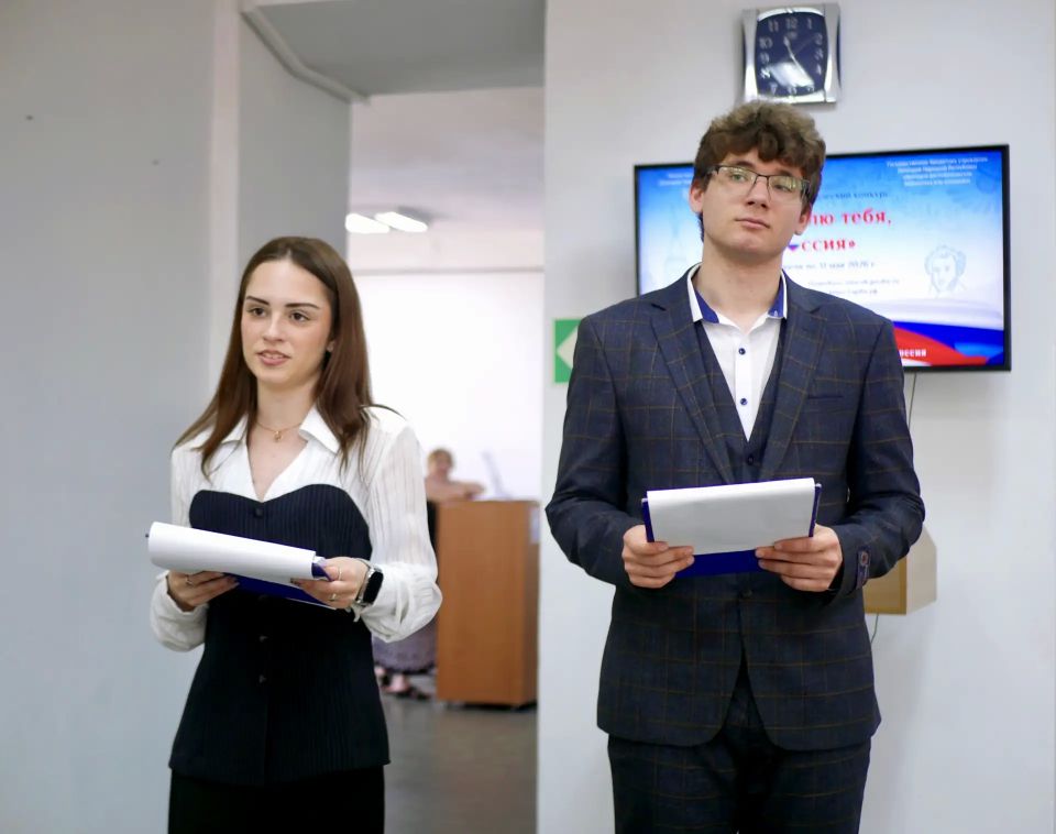 Молодежный творческий конкурс ко Дню России объединил более 140 участников из трех регионов
