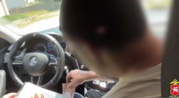 В Сакском районе пьяный водитель пытался подкупить полицейских за 10 тысяч рублей