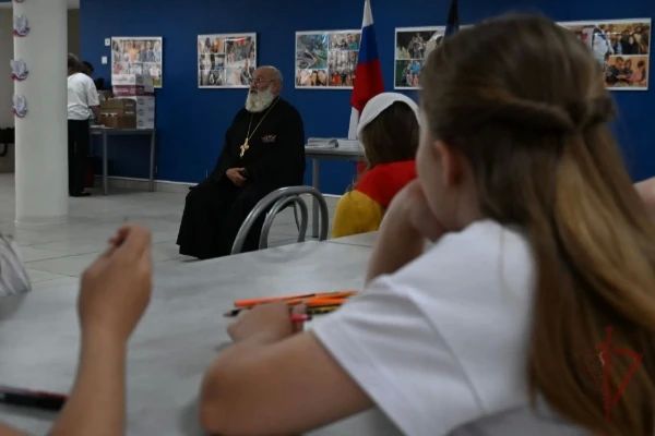 Старший священник Росгвардии в зоне СВО провёл тематическую встречу с донецкими школьниками в преддверии Дня России