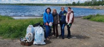 Активисты расчистили берег Донецкого моря в рамках акции «Вода России»