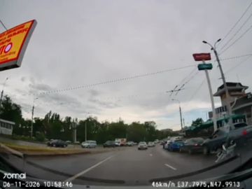 На Золотом кольце в Донецке огромное столпотворение автомобилей