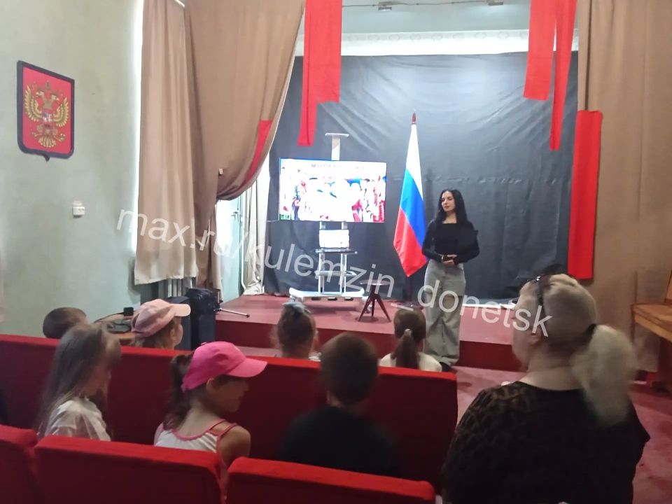 В преддверии Дня России во Дворце культуры имени ХХ-летия Победы прошли тематические мероприятия