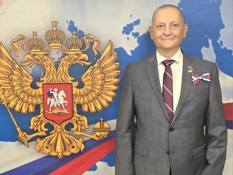 Дмитрий Огилец: Дорогие земляки!. Сердечно поздравляю вас с Днём России! Этот праздник - символ единства, исторической преемственности, силы и величия нашей великой Родины