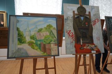 Искусство сближает: в ДНР из Санкт-Петербурга доставили картины, объединенные образом Родины
