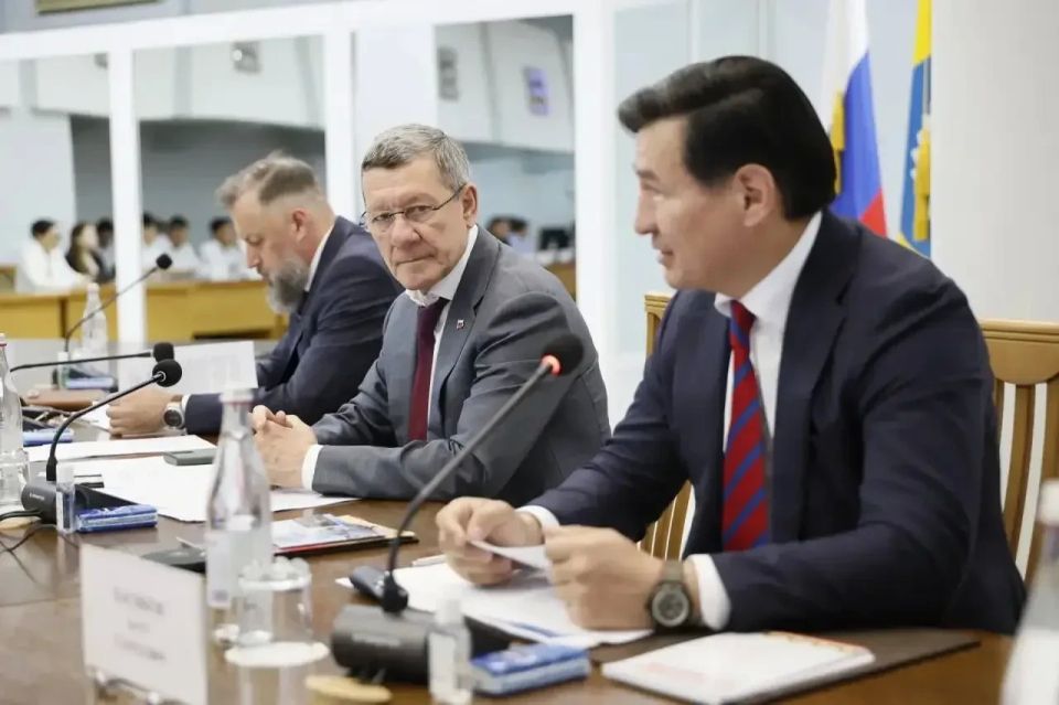 В Калмыкии состоялся ежегодный семинар-совещание на тему "О практике и задачах органов исполнительной власти субъектов Российской Федерации по реализации Стратегии государственной национальной политики Российской Федерации"