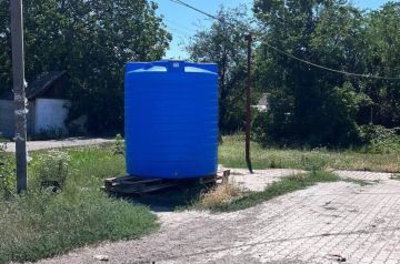 8 дополнительных бочек для воды установили в Донецке: