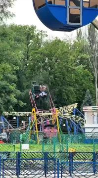 Солнечное воскресенье в парке Щербакова в Донецке