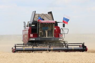 Аграриев топливом обеспечат: в ДНР готовятся к уборочной кампании с рекордным урожаем