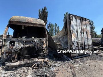 Показали последствия прилета ударных БПЛА по стоянке фур в Ленинском районе Донецка этой ночью
