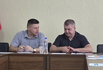 Юрий Атаманов: В рамках заседания постоянного комитета по вопросам градостроительства, землепользования, планирования и развития территорий с коллегами по депутатскому корпусу проработали план работы комитета на третий...