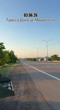 Грэм Филлипс: На трассе между Мариуполем и Донецком украинские нацисты пытаются атаковать еще гражданского транспорта с дроном