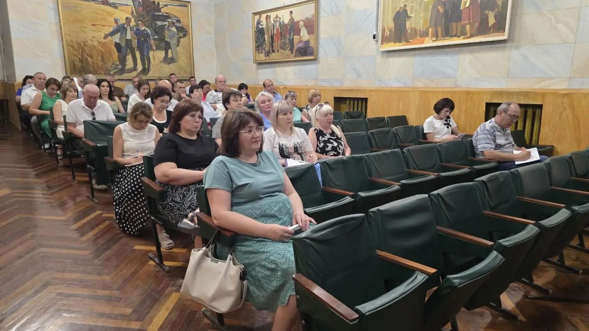 Ключевые вопросы развития Старобешевского муниципального округа обсудили 6 июля на аппаратном совещании с главой администрации