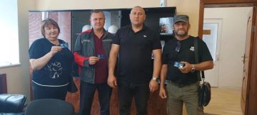 СОТРУДНИКАМ ВОЛНОВАХСКОГО ФИЛИАЛА "ДОНБАССТЕПЛОЭНЕРГО" ВРУЧЕНЫ ПАРТИЙНЫЕ БИЛЕТЫ "ЕДИНОЙ РОССИИ"
