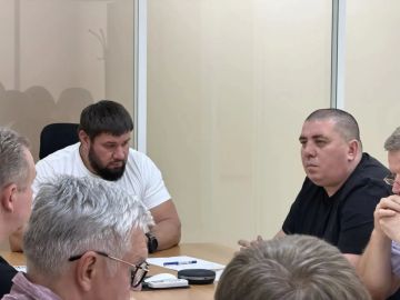 Совещание руководителя Минстроя ДНР с представителями администрации Донецка и ресурсоснабжающих организаций: на повестке дня вопросы оперативного взаимодействия
