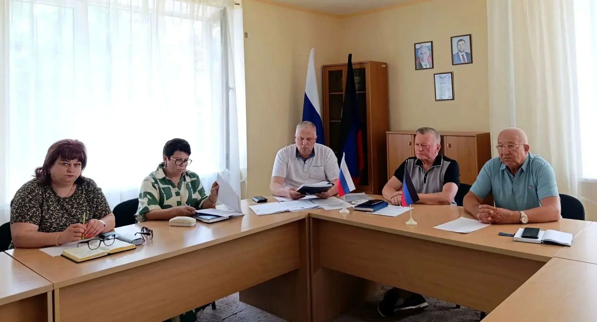 Наталья Бегуненко: В рамках проекта «УПРАВДОМ» в Управе Петровского внутригородского района Администрации г.о. Донецк прошло рабочее совещание по вопросам жилищно-коммунального характера