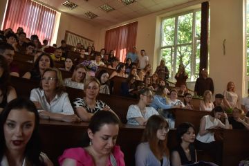 Ректор ДонГУ встретилась с выпускниками биологического факультета ДонГУ