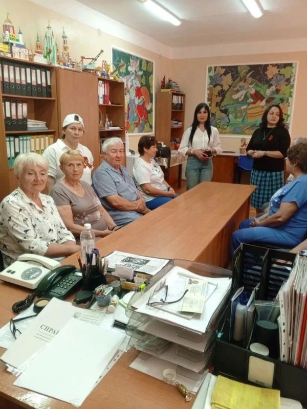 Депутат Старобешевского муниципального совета ДНР от Партии «ЕДИНАЯ РОССИЯ» Виктория Эрмитали провела встречу с Советом ветеранов работников Комсомольского рудоуправления