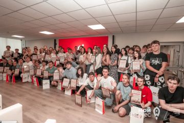 50 студентов, десятки идей и месяцы работы впереди - очный этап Летней школы в Ботсаду завершен