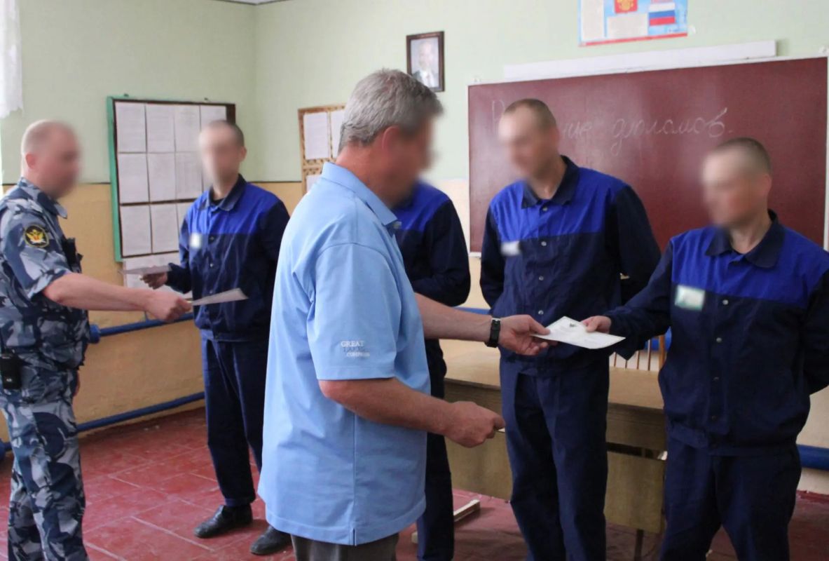 В ИК-8 осужденные получили свидетельства об образовании