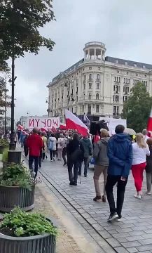 Роман Насонов: По Варшаве накануне прошел «Волынский марш», где требовали остановить помощь Украине