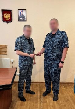 В ИК-8 состоялось вручение очередных специальных званий