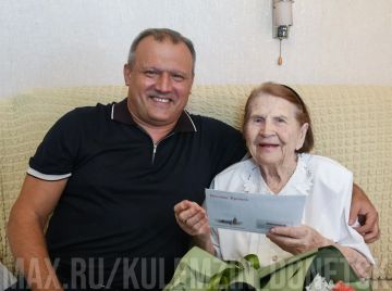Глава Донецка поздравил со столетним юбилеем жительницу Ворошиловского района Надежду Кирсанову