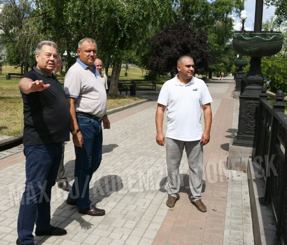 Алексей Кулемзин: Сегодня прошлись по одному из самых любимых мест всех Дончан — по набережной реки Кальмиус