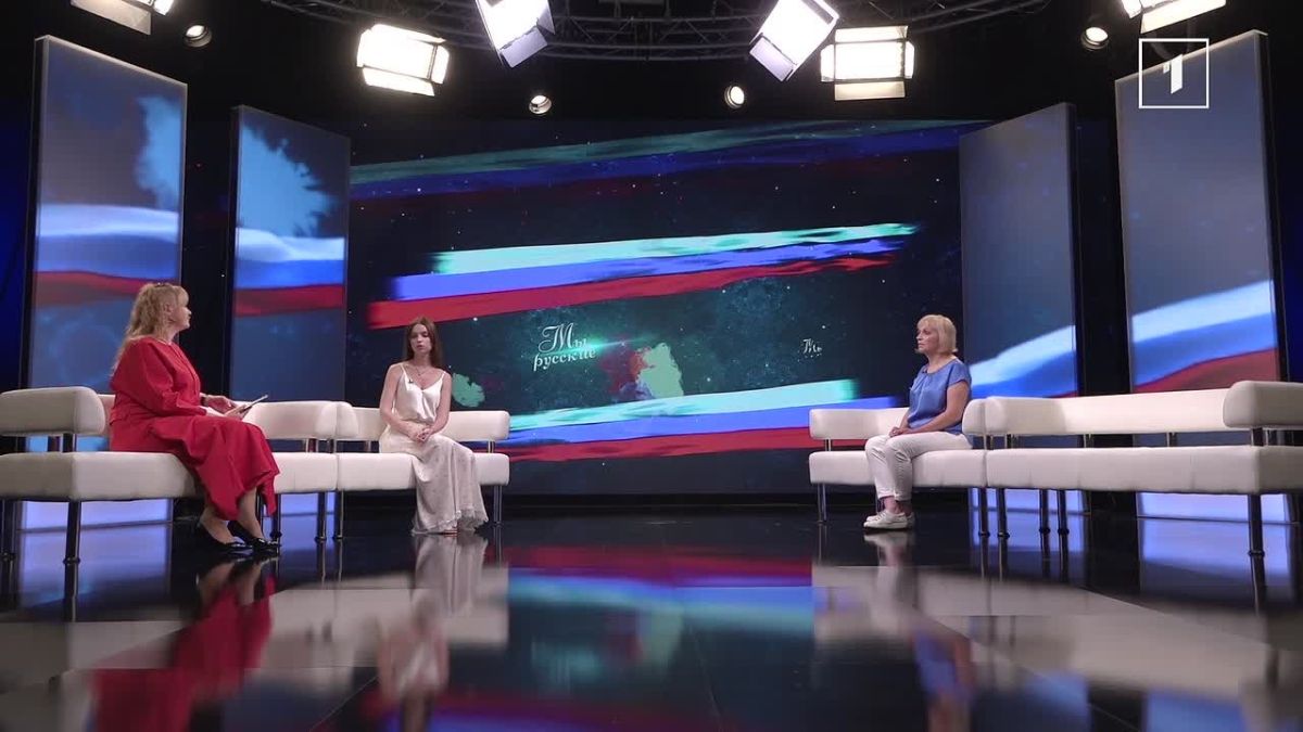 «Ей было года 2. Мы зашли в автобус, она услышала песню и сразу начала громко петь» «МЫ РУССКИЕ»