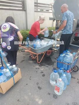 Алексей Кулемзин: Сегодня донецкие производители воды организовали бесплатную доставку питьевой воды жителям Кировского и Калининского районов