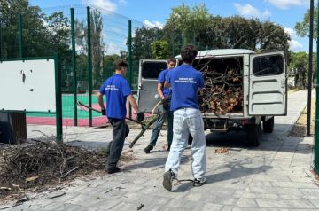 Донецкая молодежь привела в порядок парк «Гулливер» после нашествия вандалов