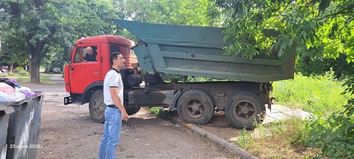 Елена Рязанцева: Сегодня Управой Пролетарского внутригородского района завезен щебень для отсыпки пешеходной дорожки между д. 2 по ул. Робеспьера и д. 13 по ул. Коммунистическая