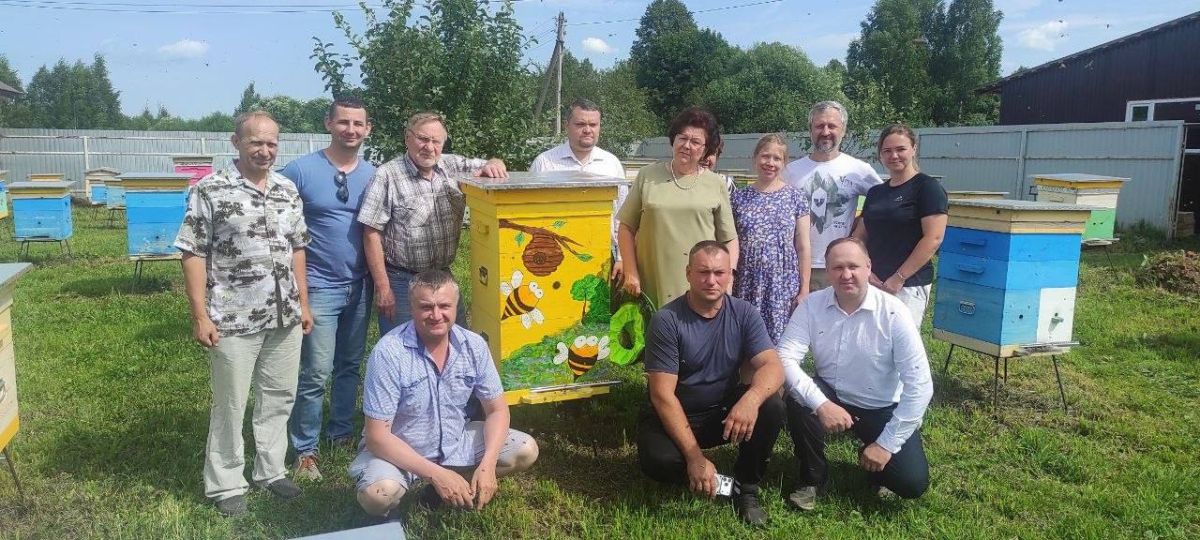 Пчеловоды ДНР осваивают современные технологии разведения пчёл
