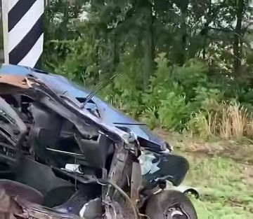 Машину разорвало на мелкие части в ДТП на трассе Донецк-Мариуполь