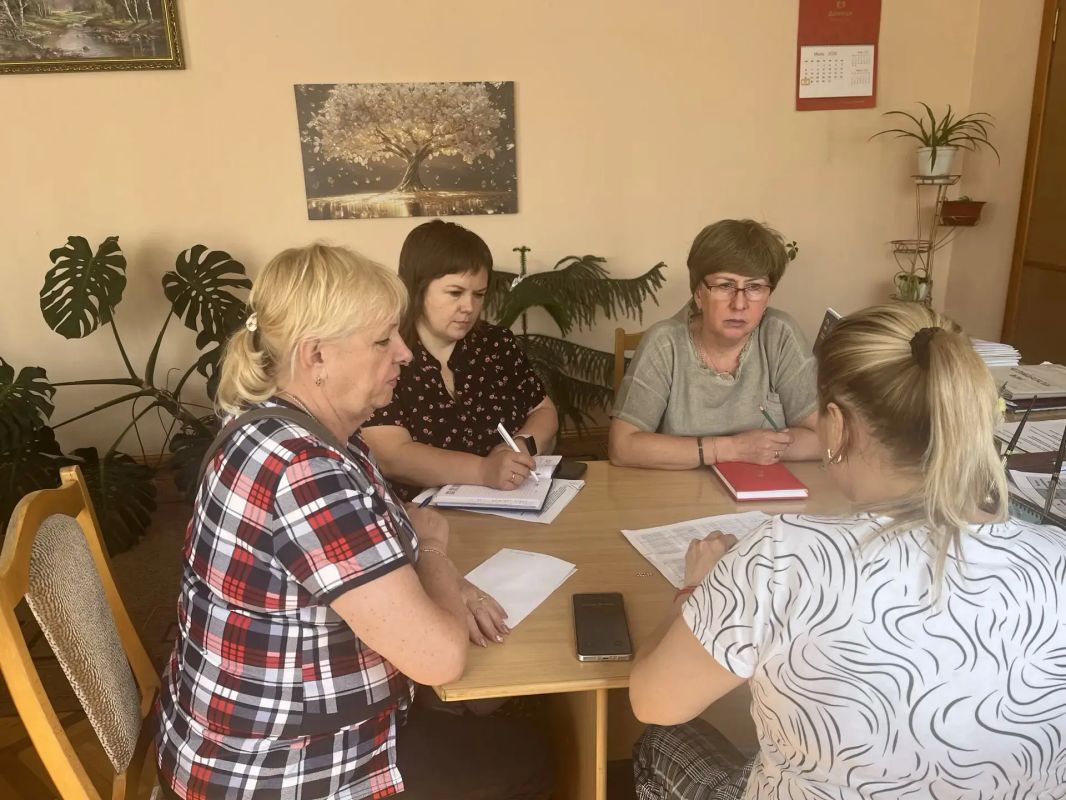 Елена Рязанцева: В Управе Пролетарского внутригородского района Администрации городского округа Донецк Донецкой Народной Республики состоялось рабочее совещание с представителями Филиала Фонда "Защитники Отечества" в...
