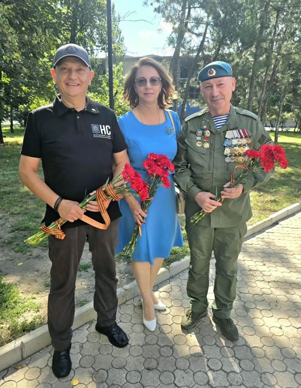 Дмитрий Огилец: Очень были рады видеть на сегодняшнем праздничном мероприятии Заместителя Председателя Правительства Донецкой Народной Республики Толстыкину Ларису Валентиновну с супругом Юрием Владимировичем