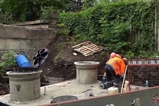 В Кировском районе Донецка меняют изношенные сети водовода